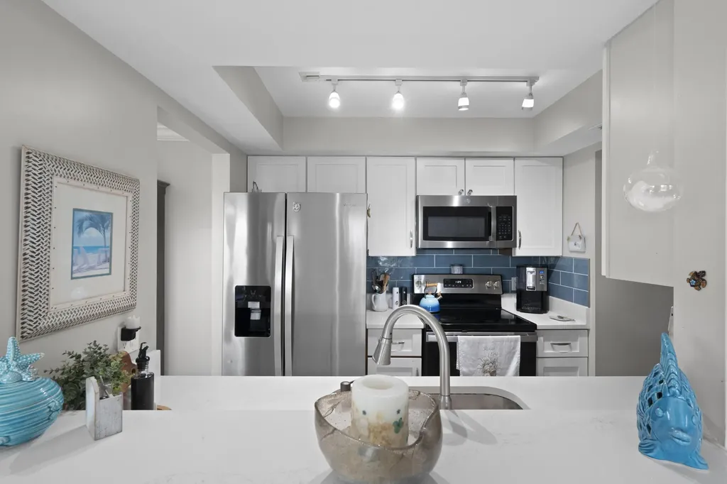 233 NE Edgewater Drive Hutchinson Island FL 34996