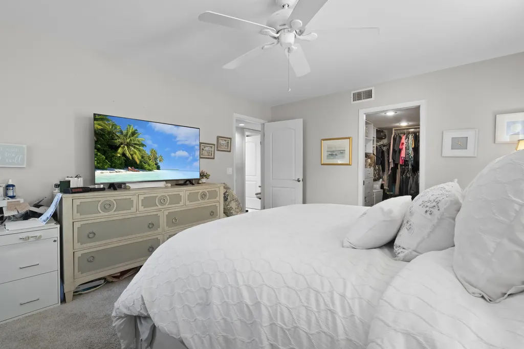 233 NE Edgewater Drive Hutchinson Island FL 34996
