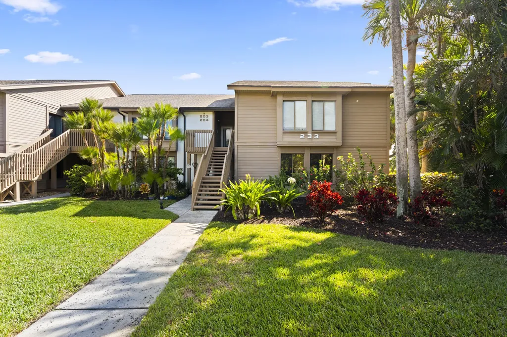 233 NE Edgewater Drive Hutchinson Island FL 34996