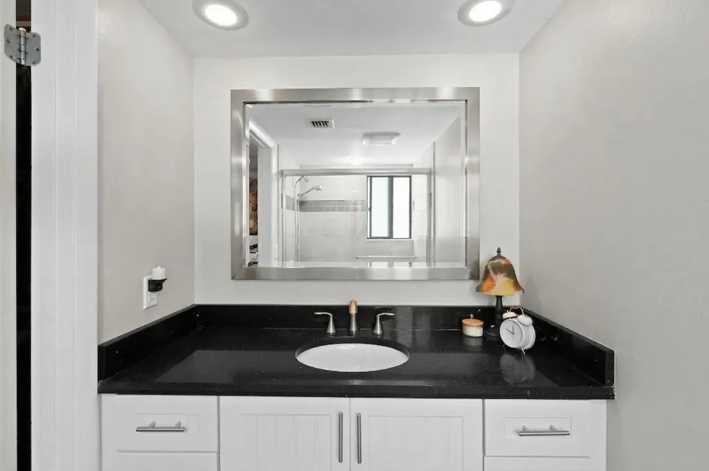 233 NE Edgewater Drive Hutchinson Island FL 34996