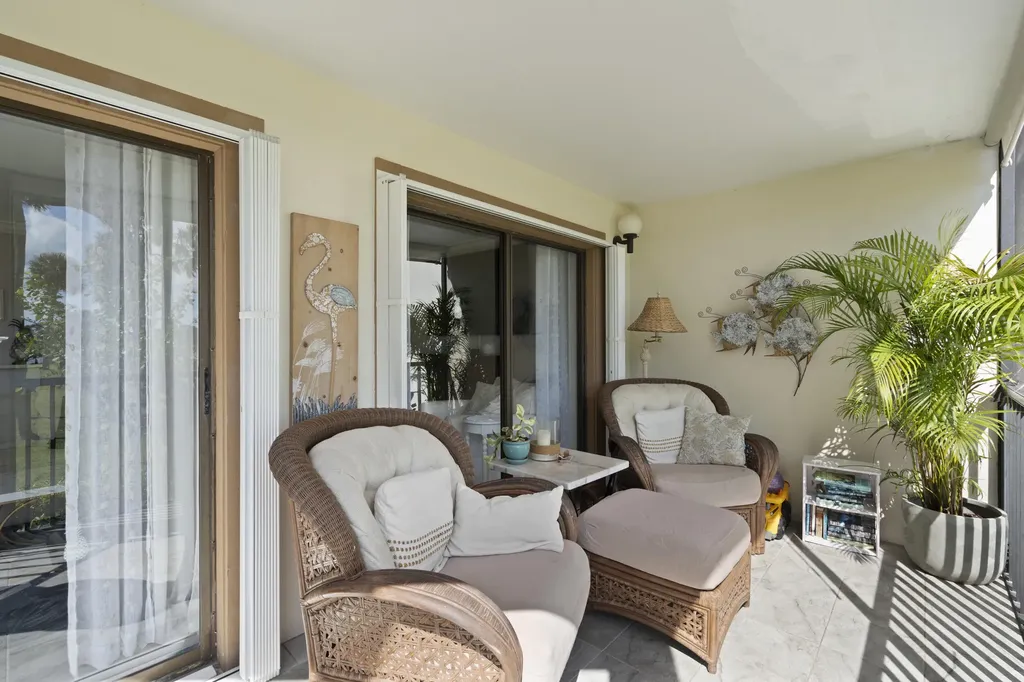 233 NE Edgewater Drive Hutchinson Island FL 34996