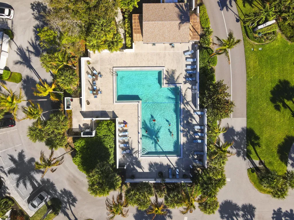 233 NE Edgewater Drive Hutchinson Island FL 34996