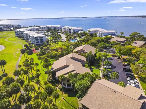 233 NE Edgewater Drive Hutchinson Island FL 34996