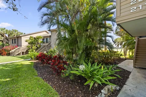 233 NE Edgewater Drive Hutchinson Island FL 34996