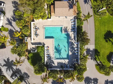 233 NE Edgewater Drive Hutchinson Island FL 34996