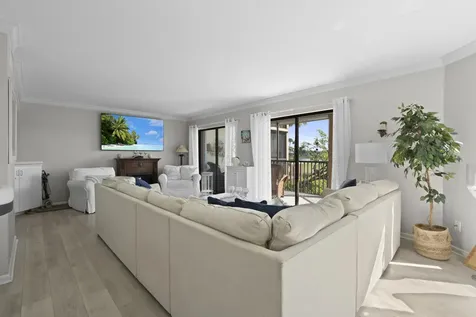 233 NE Edgewater Drive Hutchinson Island FL 34996