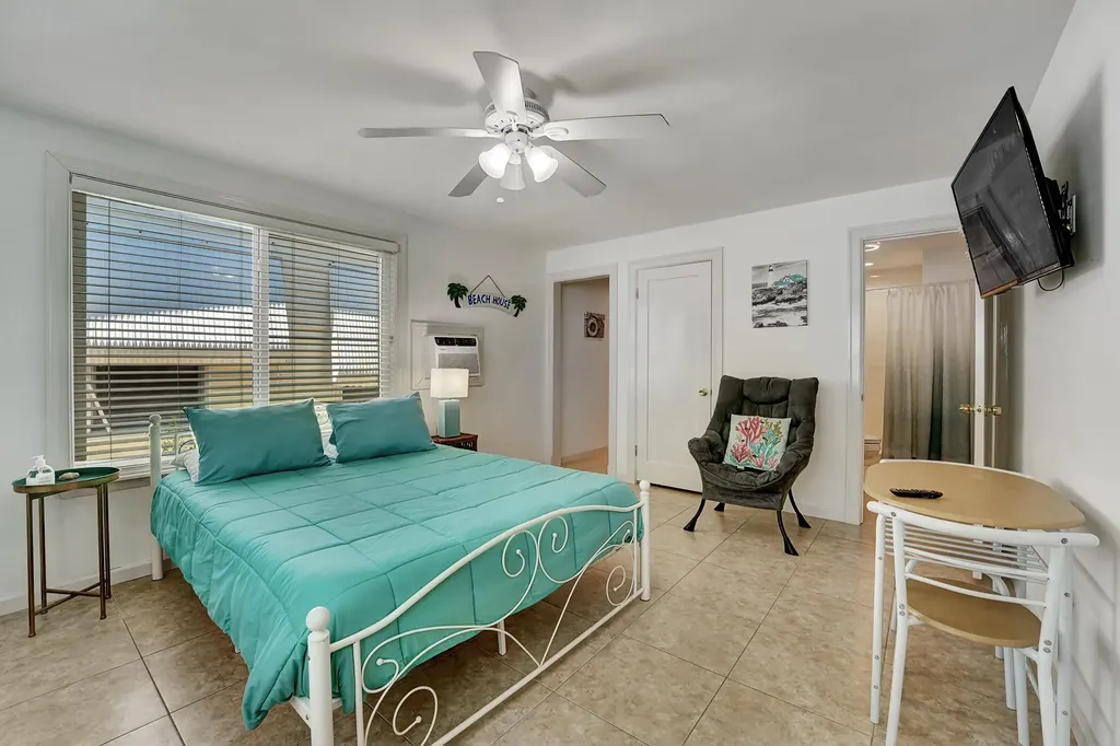 14 South Lane Boynton Beach FL 33435