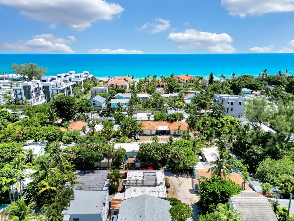 14 South Lane Boynton Beach FL 33435