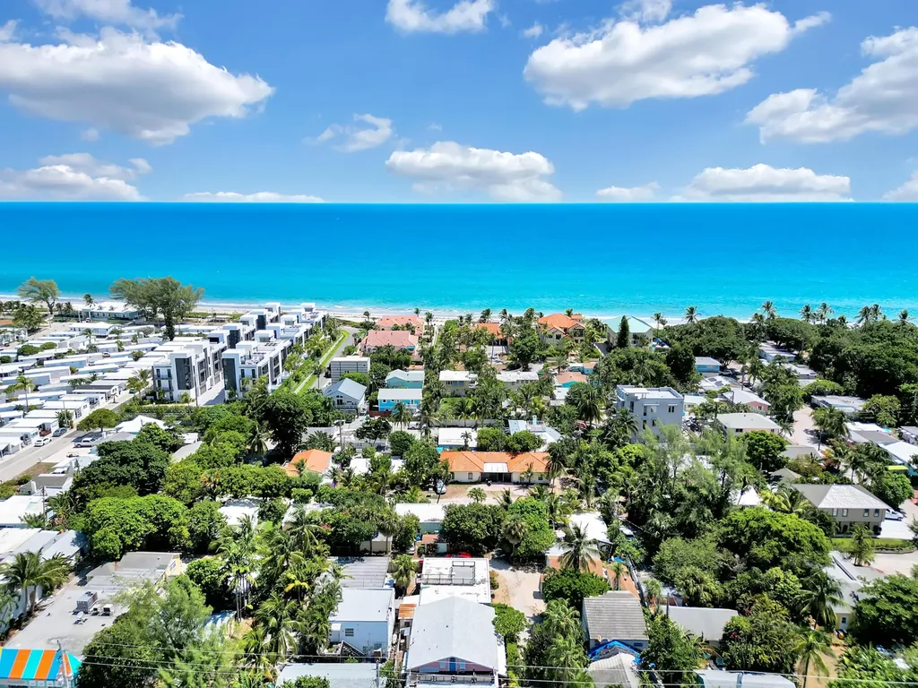 14 South Lane Boynton Beach FL 33435