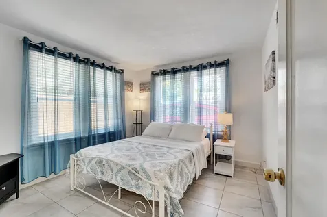 14 South Lane Boynton Beach FL 33435
