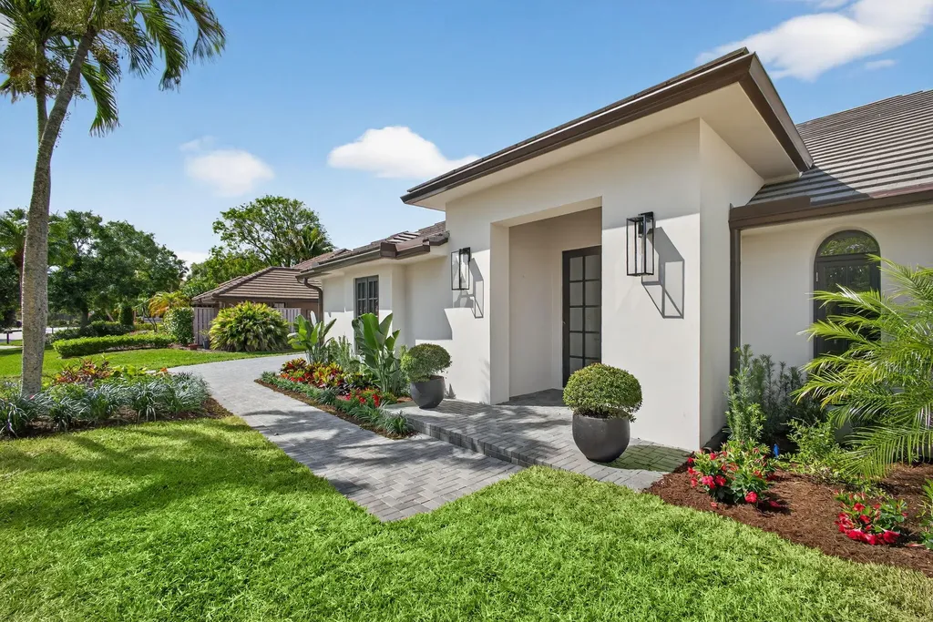17 Carrick Road Palm Beach Gardens FL 33418
