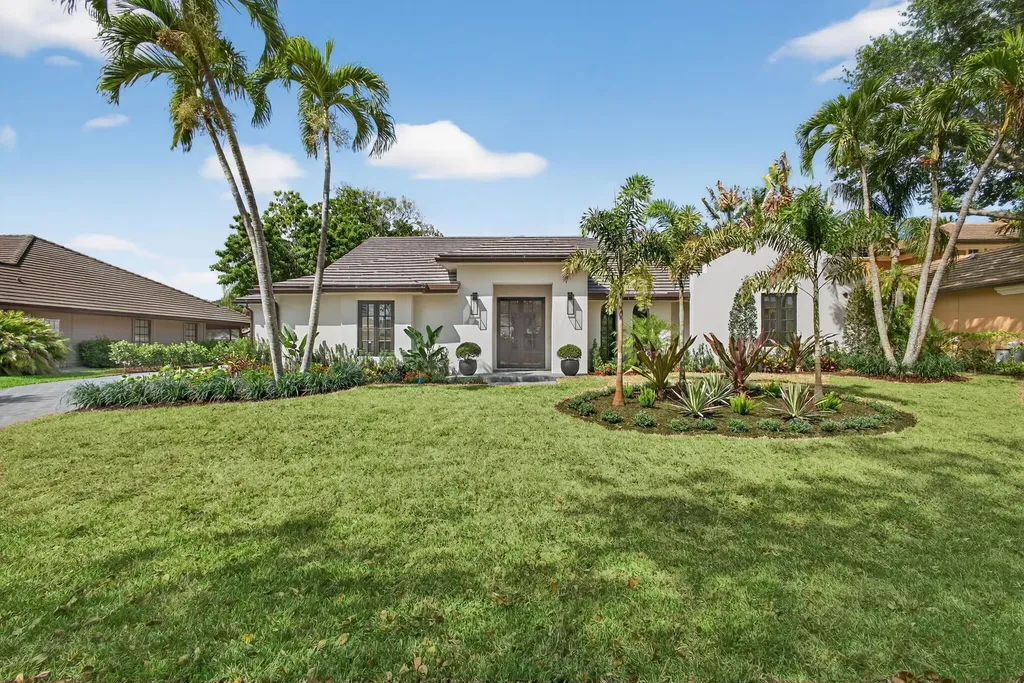 17 Carrick Road Palm Beach Gardens FL 33418