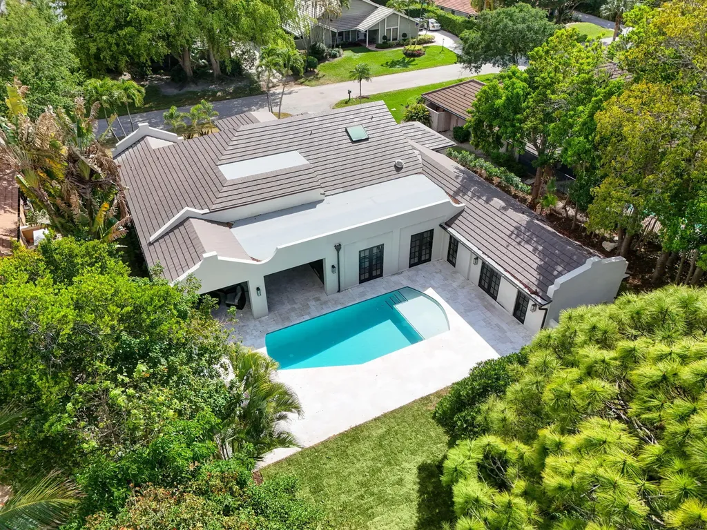 17 Carrick Road Palm Beach Gardens FL 33418