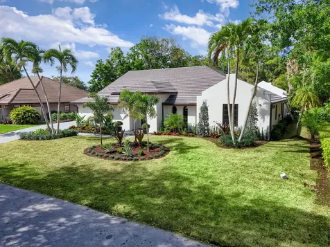 17 Carrick Road Palm Beach Gardens FL 33418