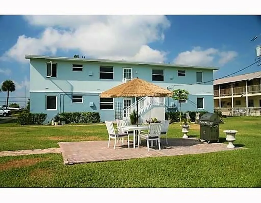 737 Hummingbird Way North Palm Beach FL 33408