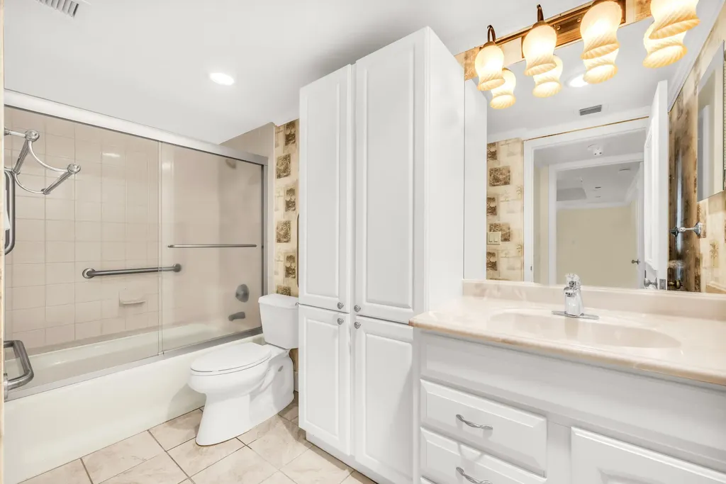 100 SE 5th Avenue Boca Raton FL 33432