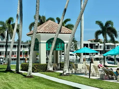 100 SE 5th Avenue Boca Raton FL 33432