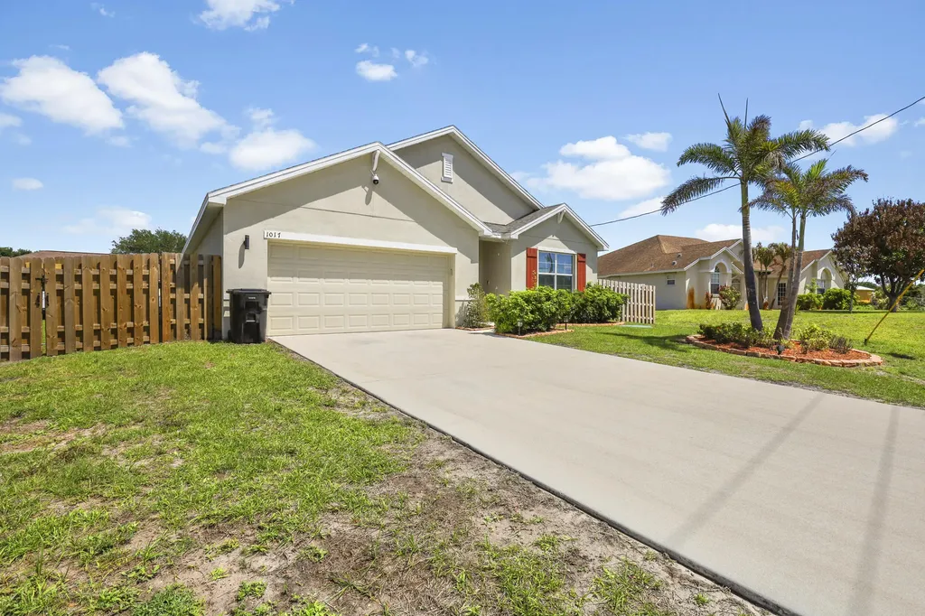 1017 SW Kant Avenue Port St Lucie FL 34953