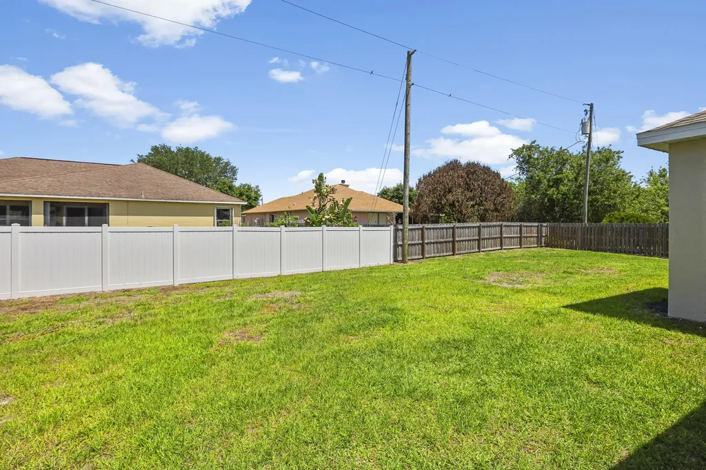 1017 SW Kant Avenue Port St Lucie FL 34953