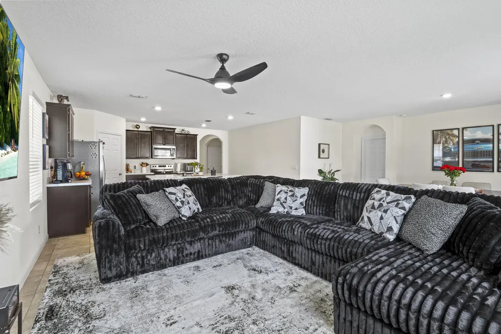 1017 SW Kant Avenue Port St Lucie FL 34953
