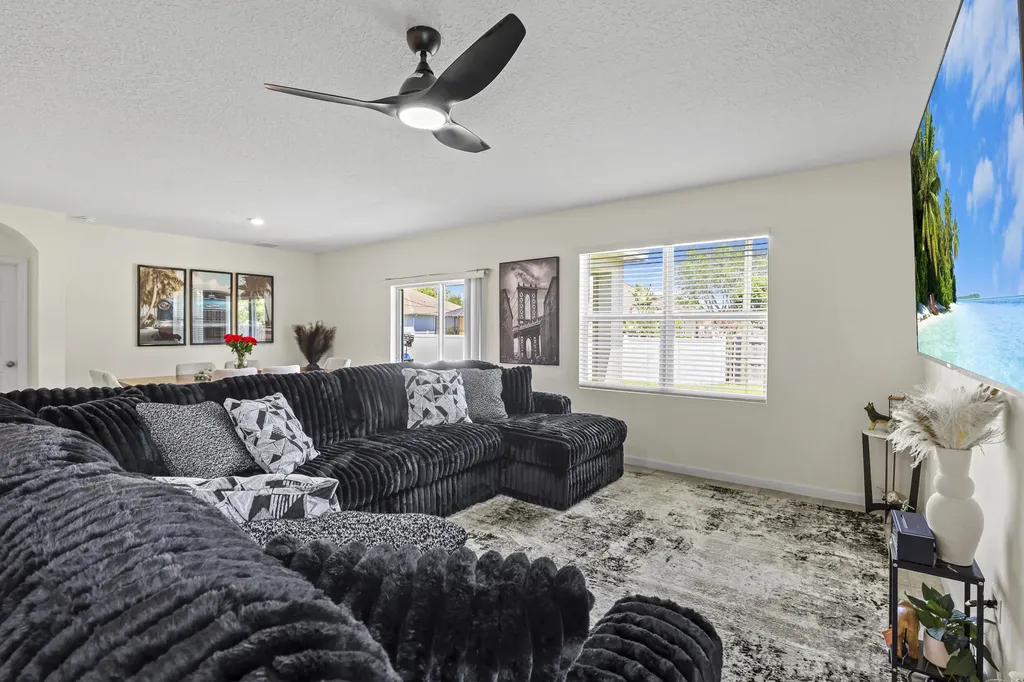1017 SW Kant Avenue Port St Lucie FL 34953