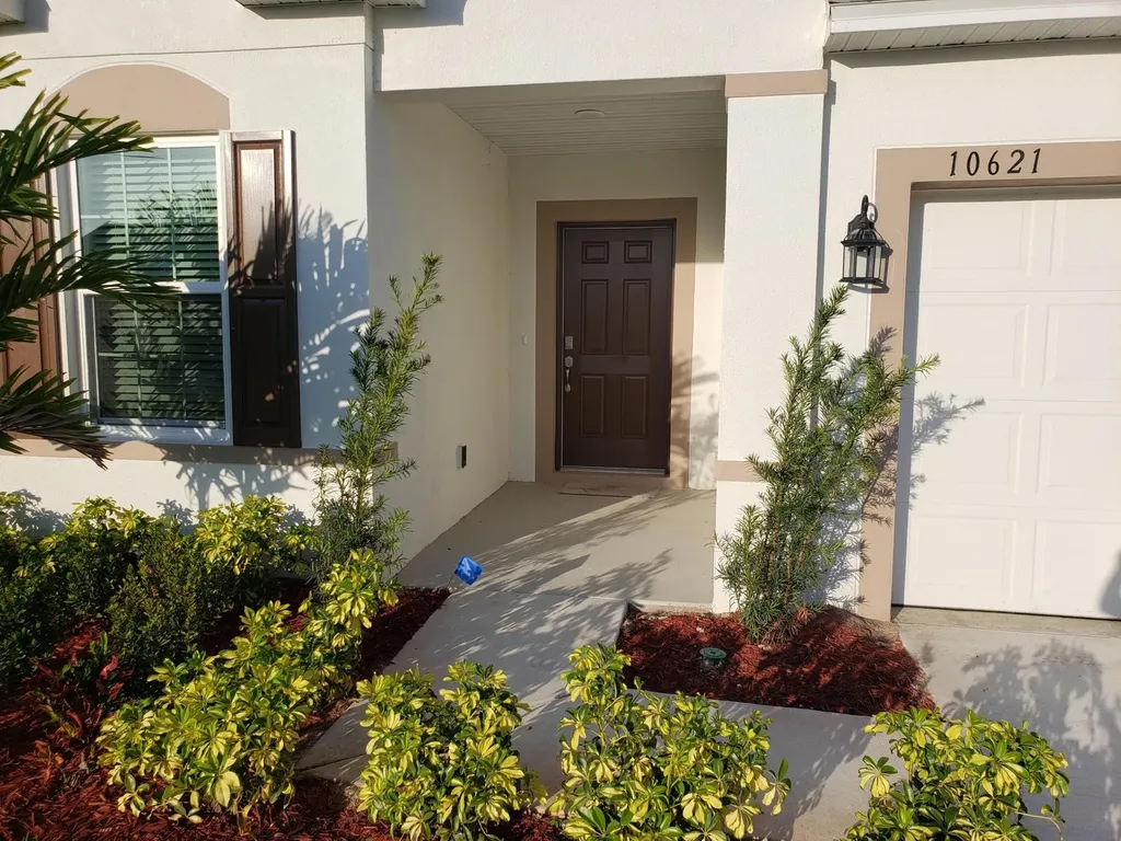 10621 SW Vasari Way Port St Lucie FL 34987
