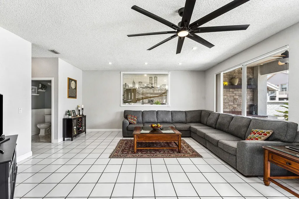 18250 Blue Lake Way Boca Raton FL 33498