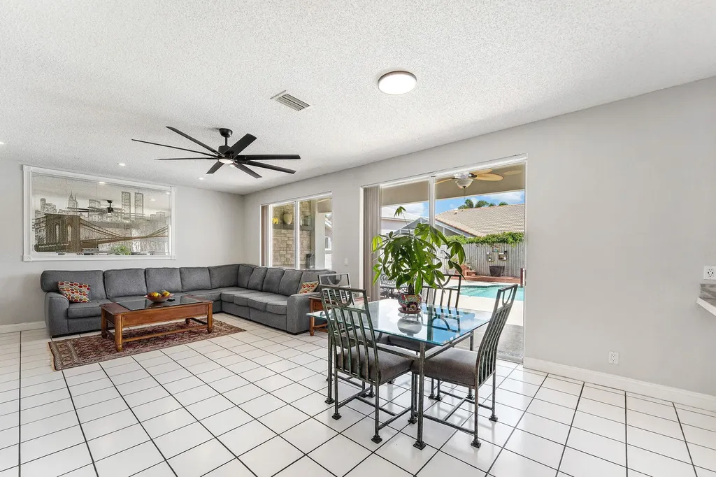 18250 Blue Lake Way Boca Raton FL 33498