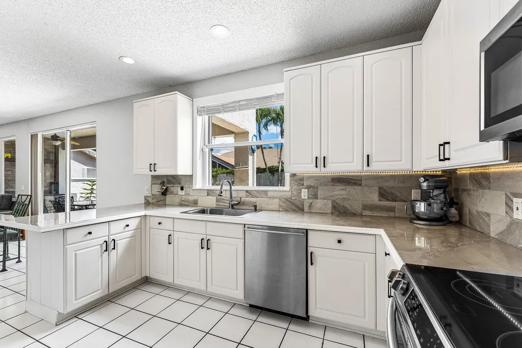 18250 Blue Lake Way Boca Raton FL 33498