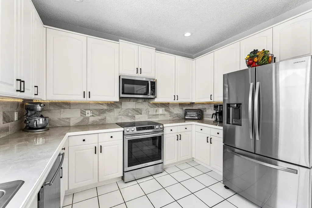 18250 Blue Lake Way Boca Raton FL 33498