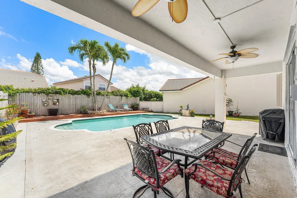 18250 Blue Lake Way Boca Raton FL 33498