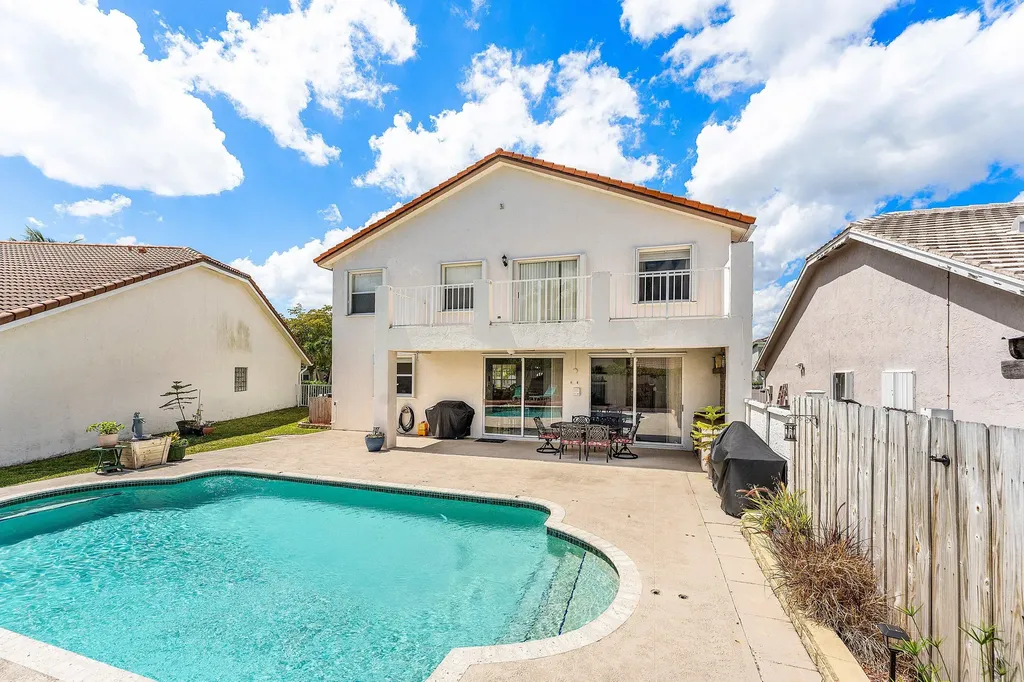 18250 Blue Lake Way Boca Raton FL 33498
