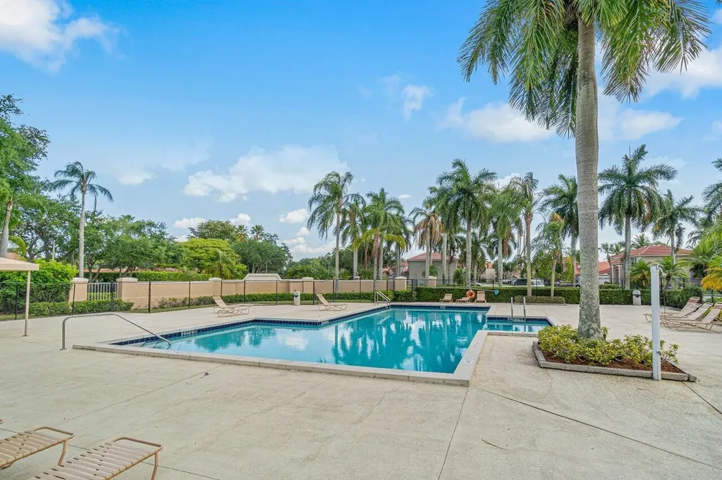 18250 Blue Lake Way Boca Raton FL 33498