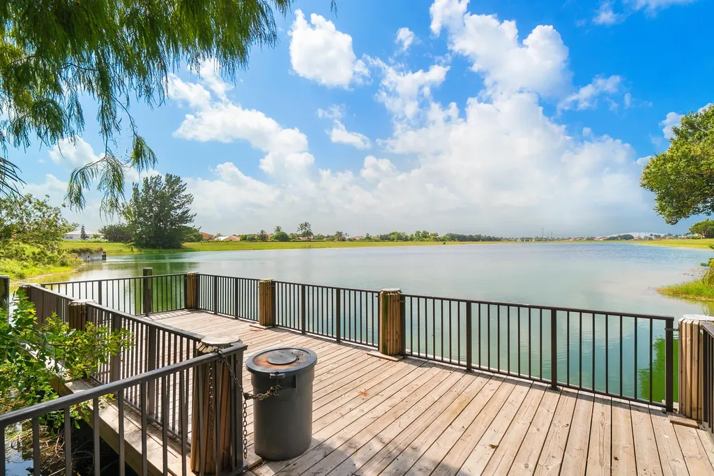 18250 Blue Lake Way Boca Raton FL 33498
