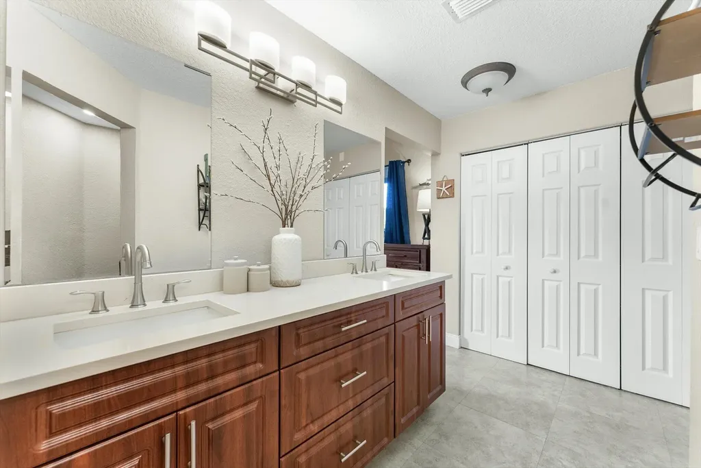 1 Hawthorne Lane Boynton Beach FL 33426