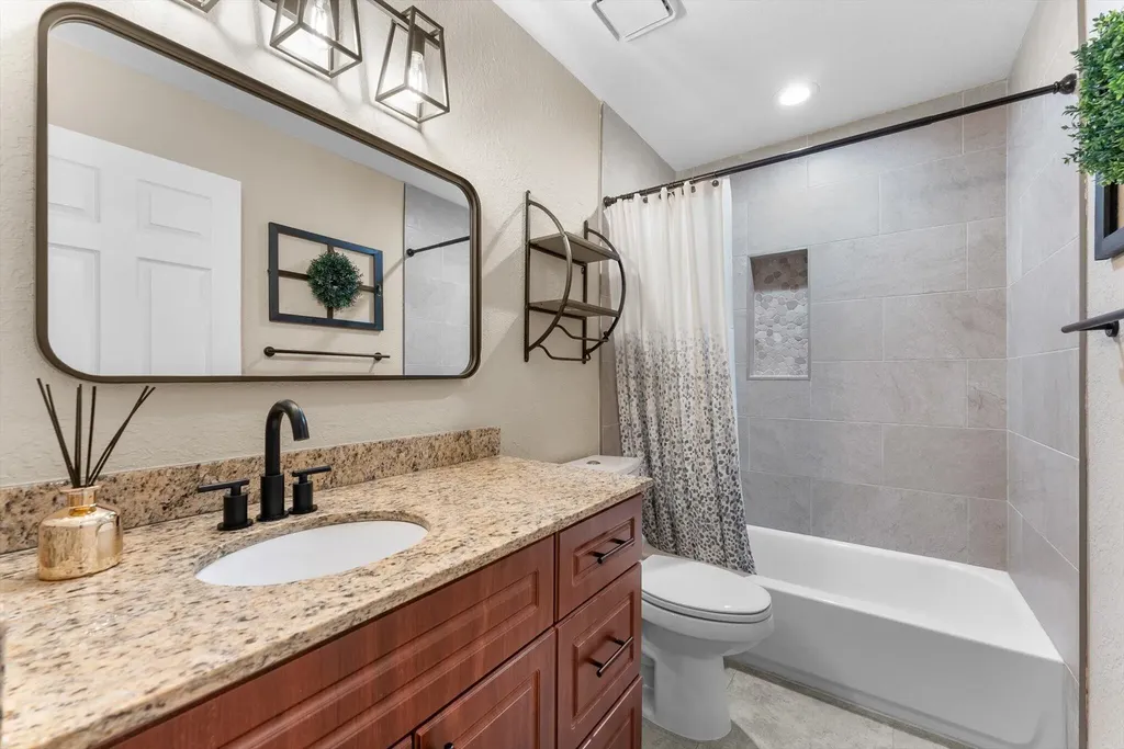 1 Hawthorne Lane Boynton Beach FL 33426