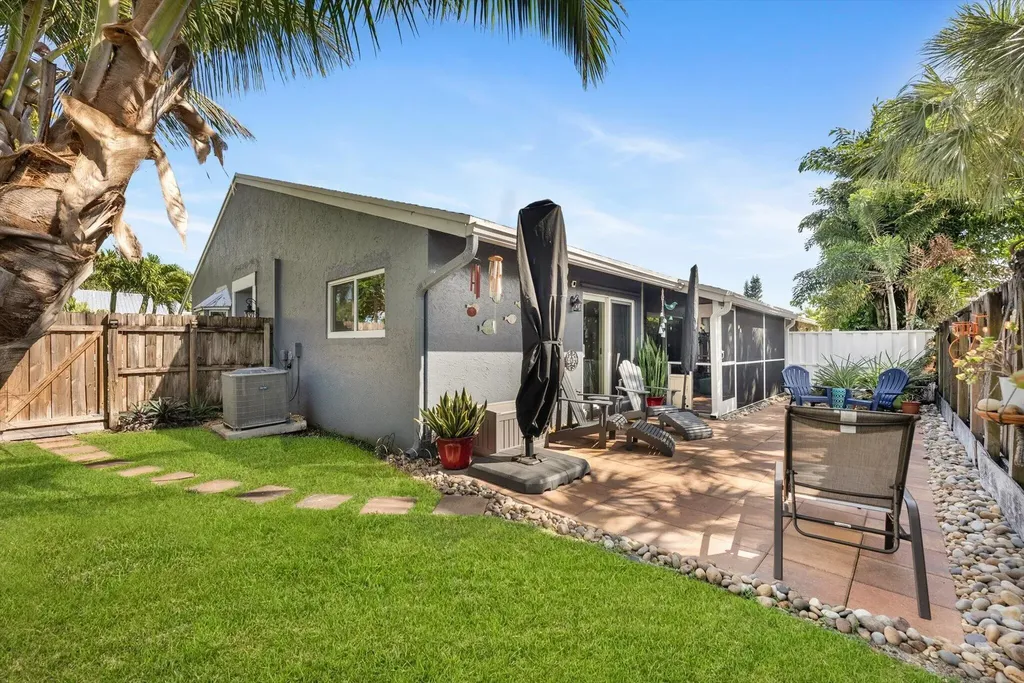 1 Hawthorne Lane Boynton Beach FL 33426
