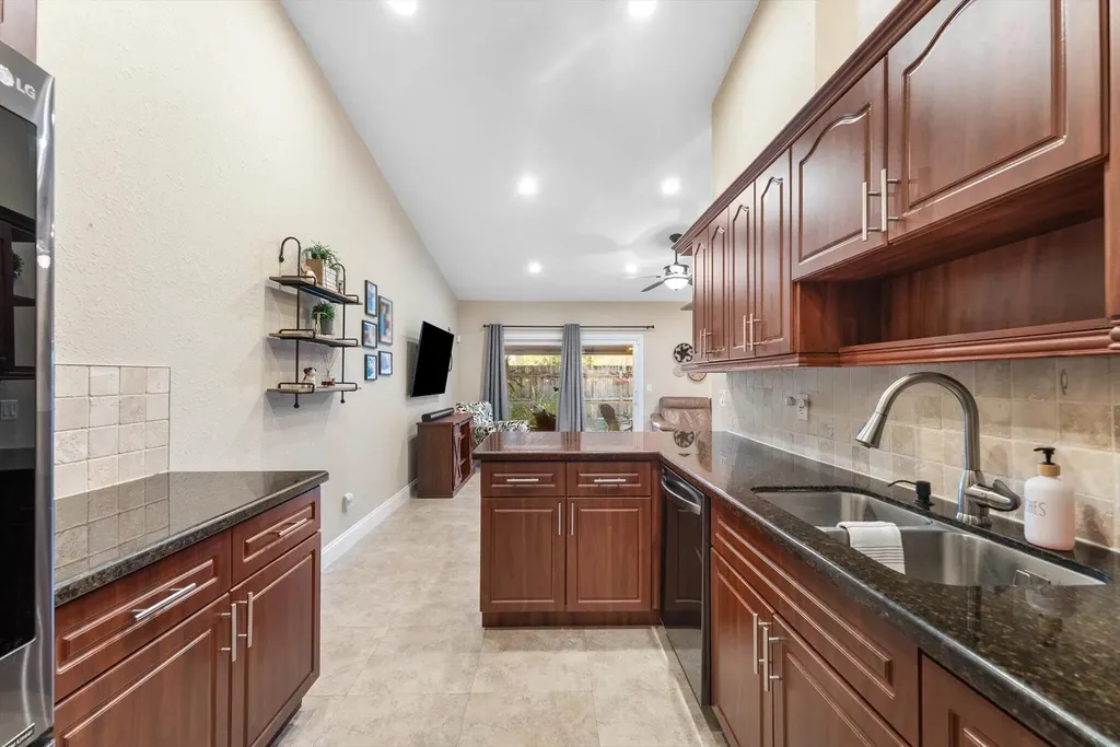 1 Hawthorne Lane Boynton Beach FL 33426