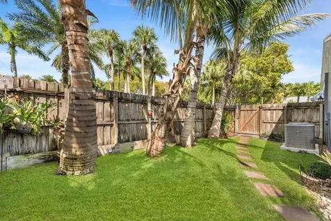 1 Hawthorne Lane Boynton Beach FL 33426