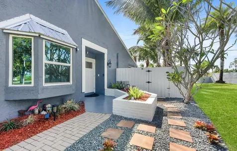 1 Hawthorne Lane Boynton Beach FL 33426