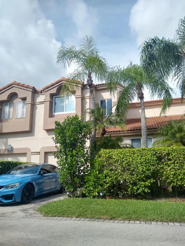 6698 Via Regina Boca Raton FL 33433