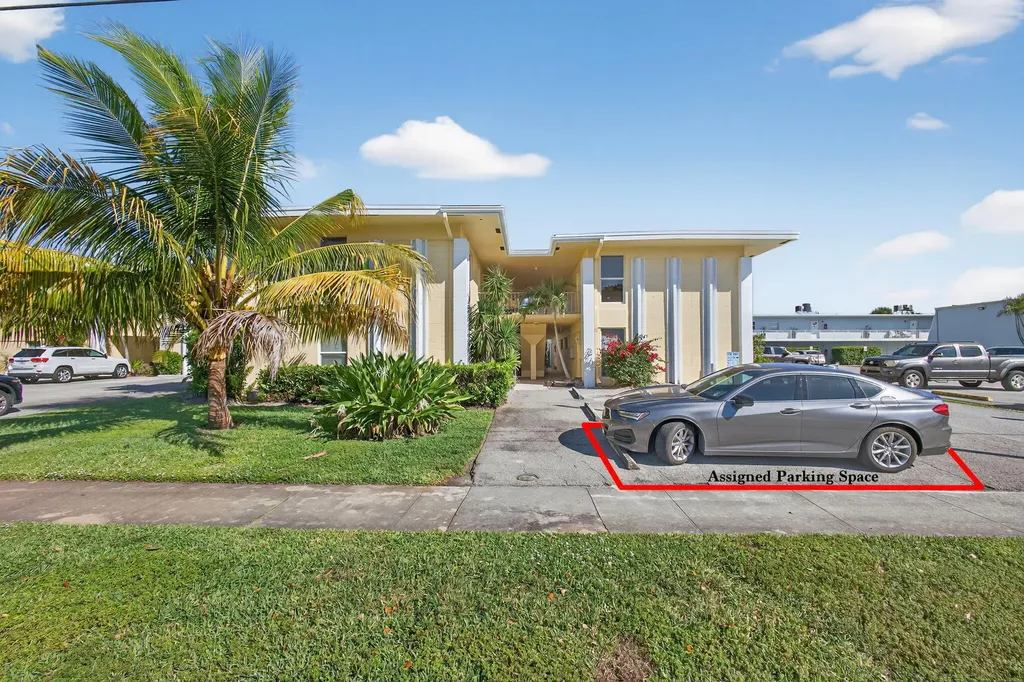 727 Hummingbird Way North Palm Beach FL 33408