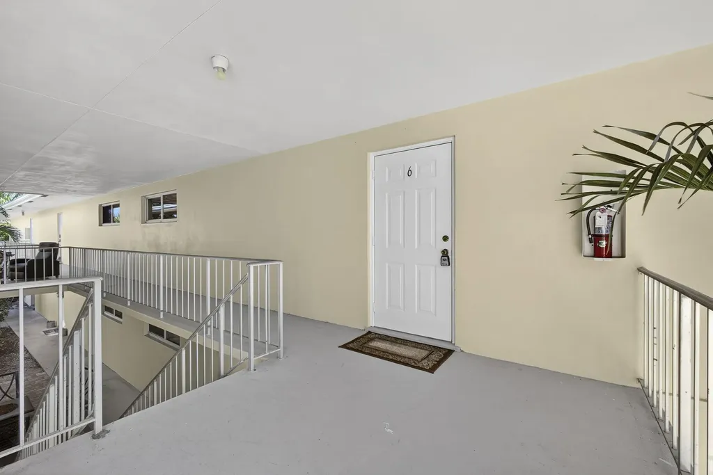 727 Hummingbird Way North Palm Beach FL 33408
