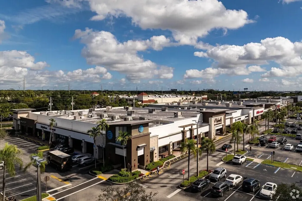 2054 S University Drive Davie FL 33324