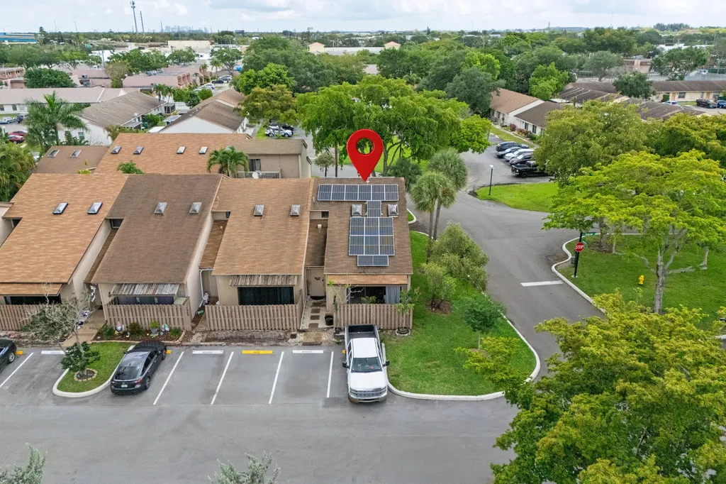 1966 SW 81st Terrace Davie FL 33324