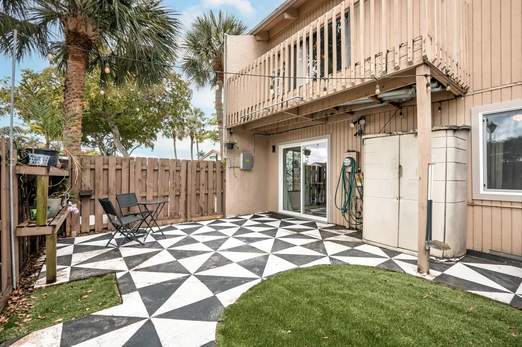 1966 SW 81st Terrace Davie FL 33324