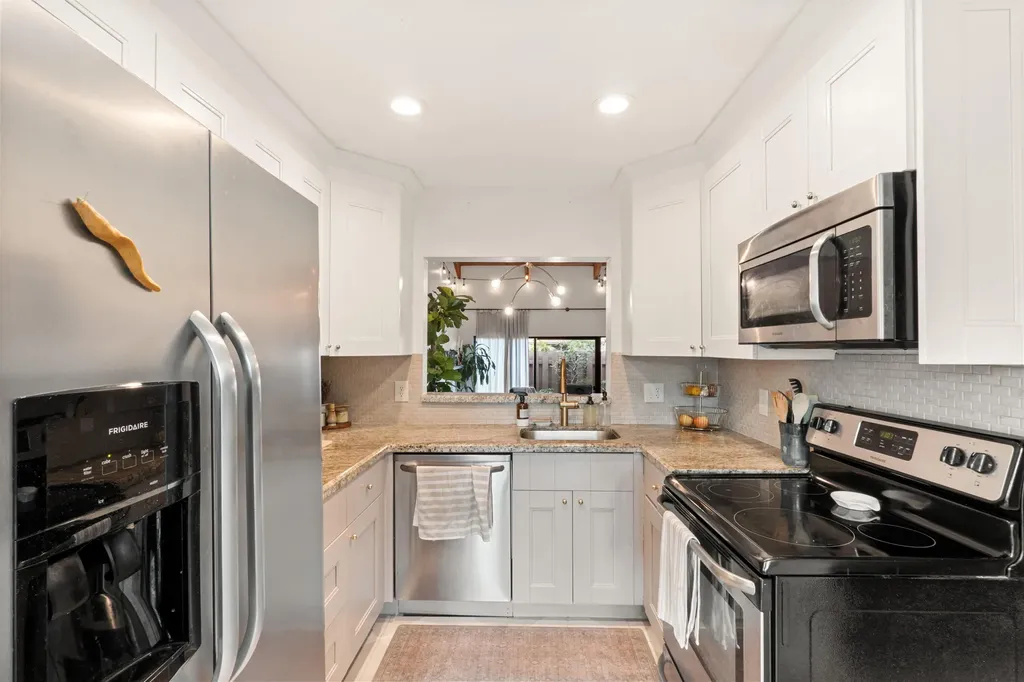 1966 SW 81st Terrace Davie FL 33324