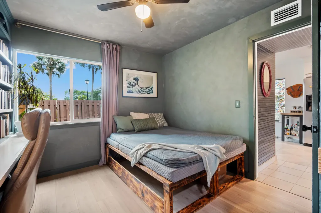 1966 SW 81st Terrace Davie FL 33324