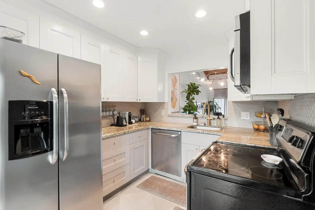 1966 SW 81st Terrace Davie FL 33324