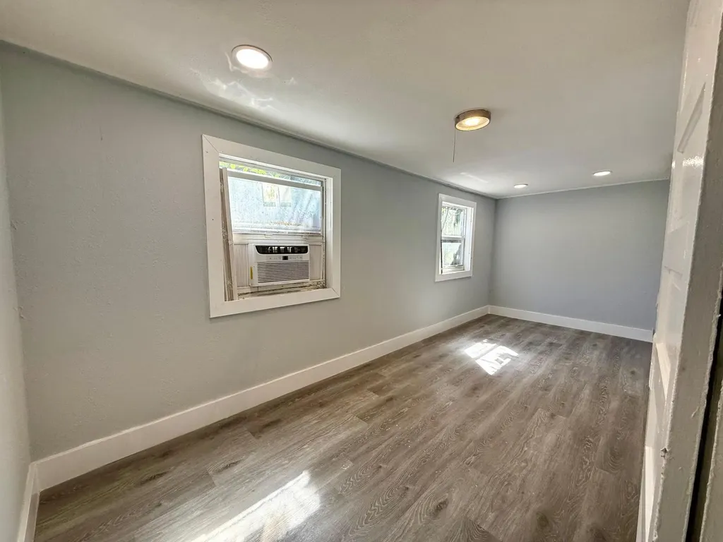 418 52nd Street West Palm Beach FL 33407